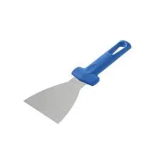 Espatula Triangular Flexible Inox. 10X9 Cm.